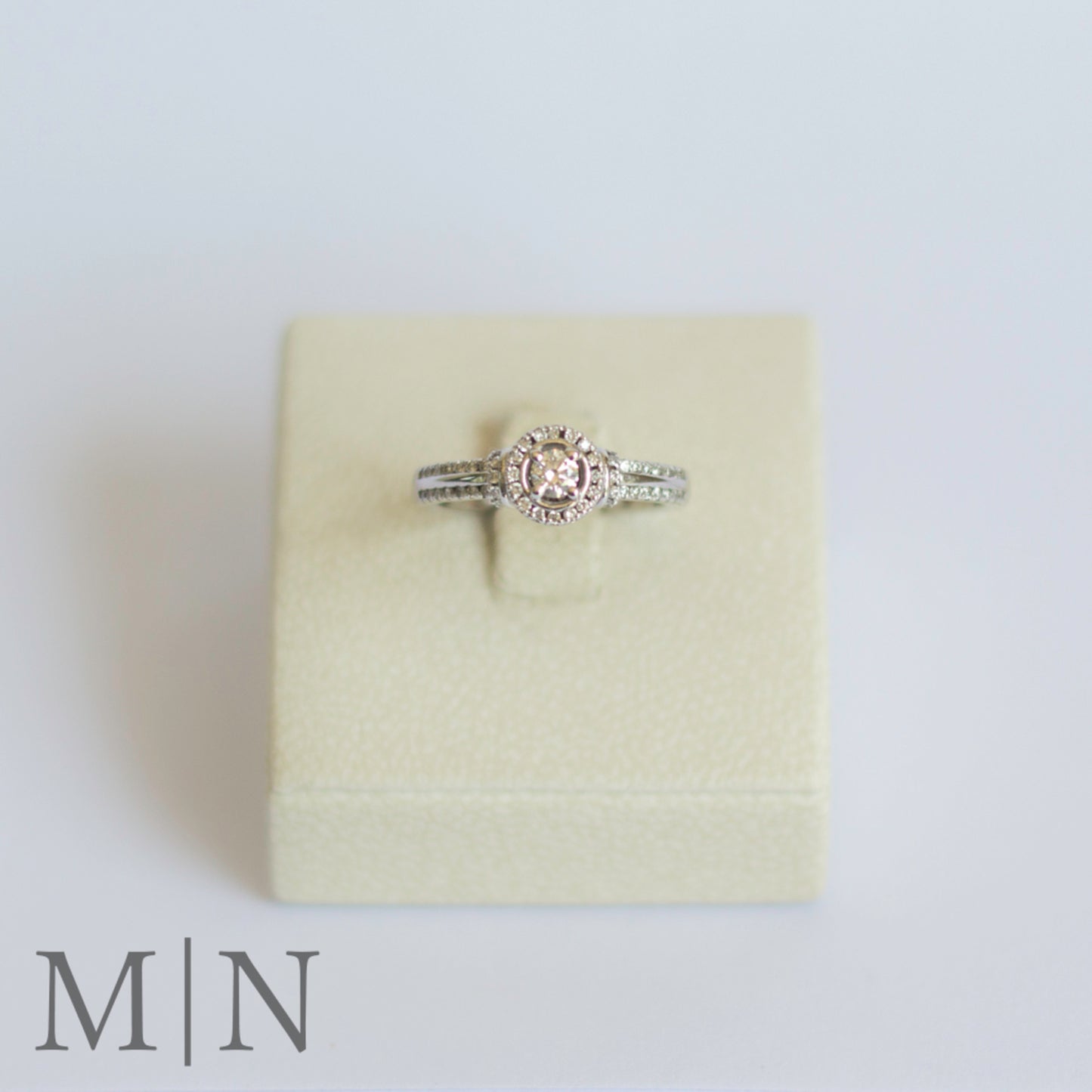 White Gold & Diamond Ring