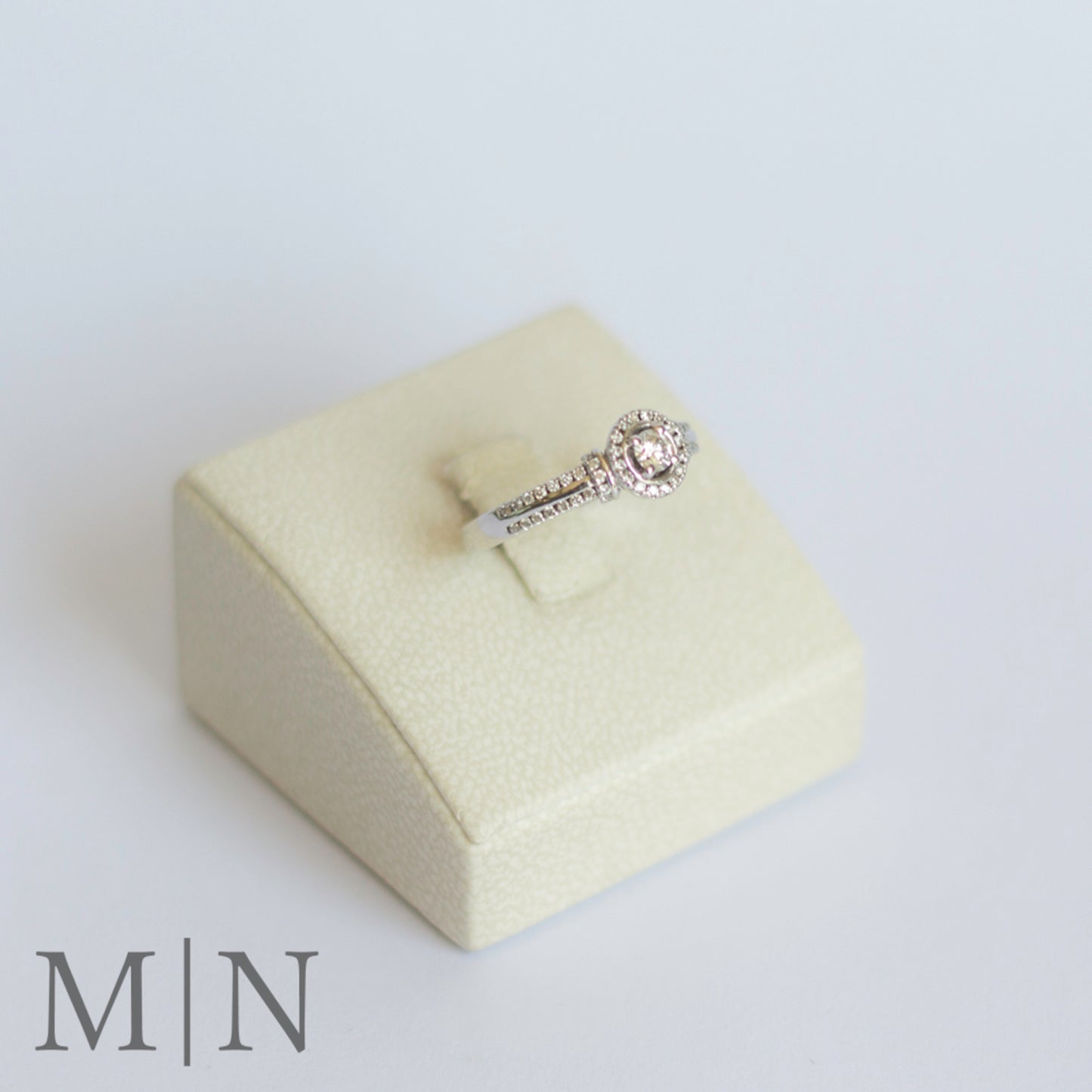White Gold & Diamond Ring