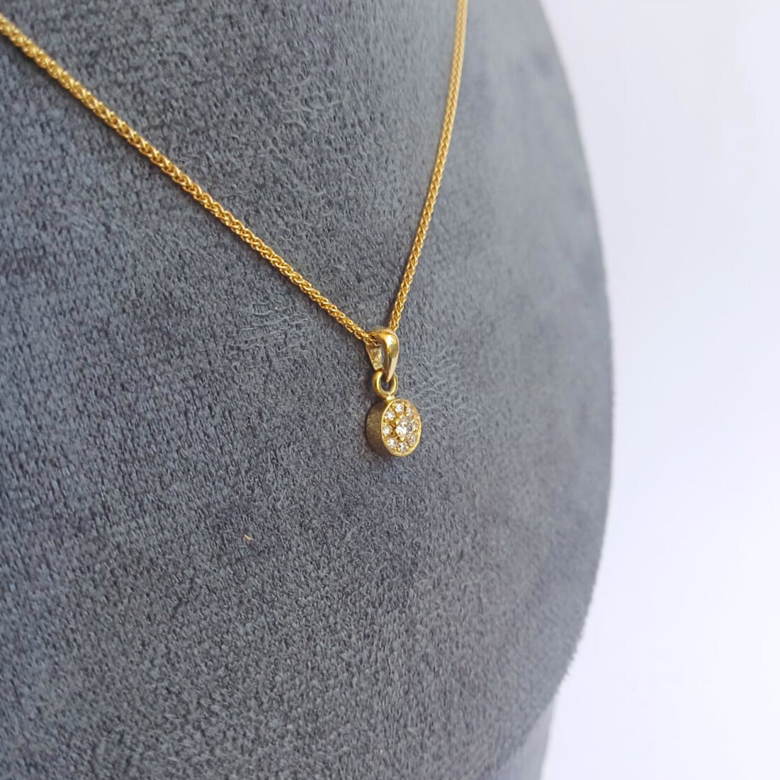 Yellow gold Diamond Pendant